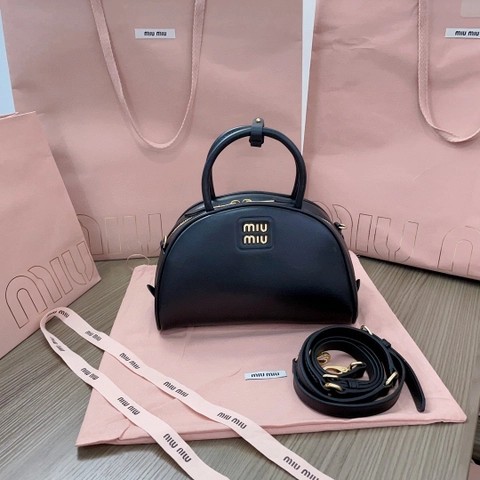Miu Miu 5BB157 Schwarz Henkeltasche Aus Leder 블랙 M1