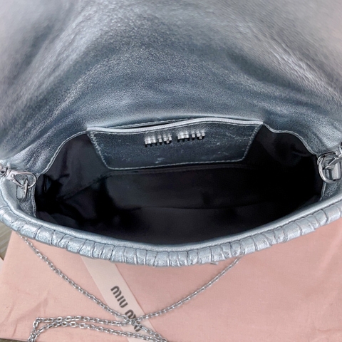 Miu Miu 5BP086 Matelassé 나파 가죽 미니 백 실버 M1