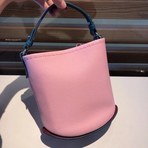 Delvaux 배터리 미니 버킷 Surpiquéen Taurillon Soft AA0607ATT0ADNDO