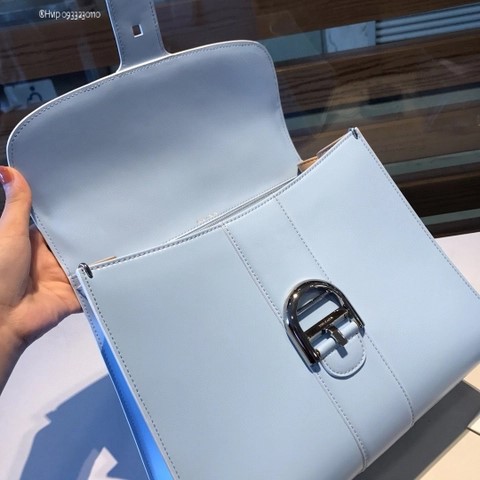 Delvaux Brillant MM 박스 카프 아주르
