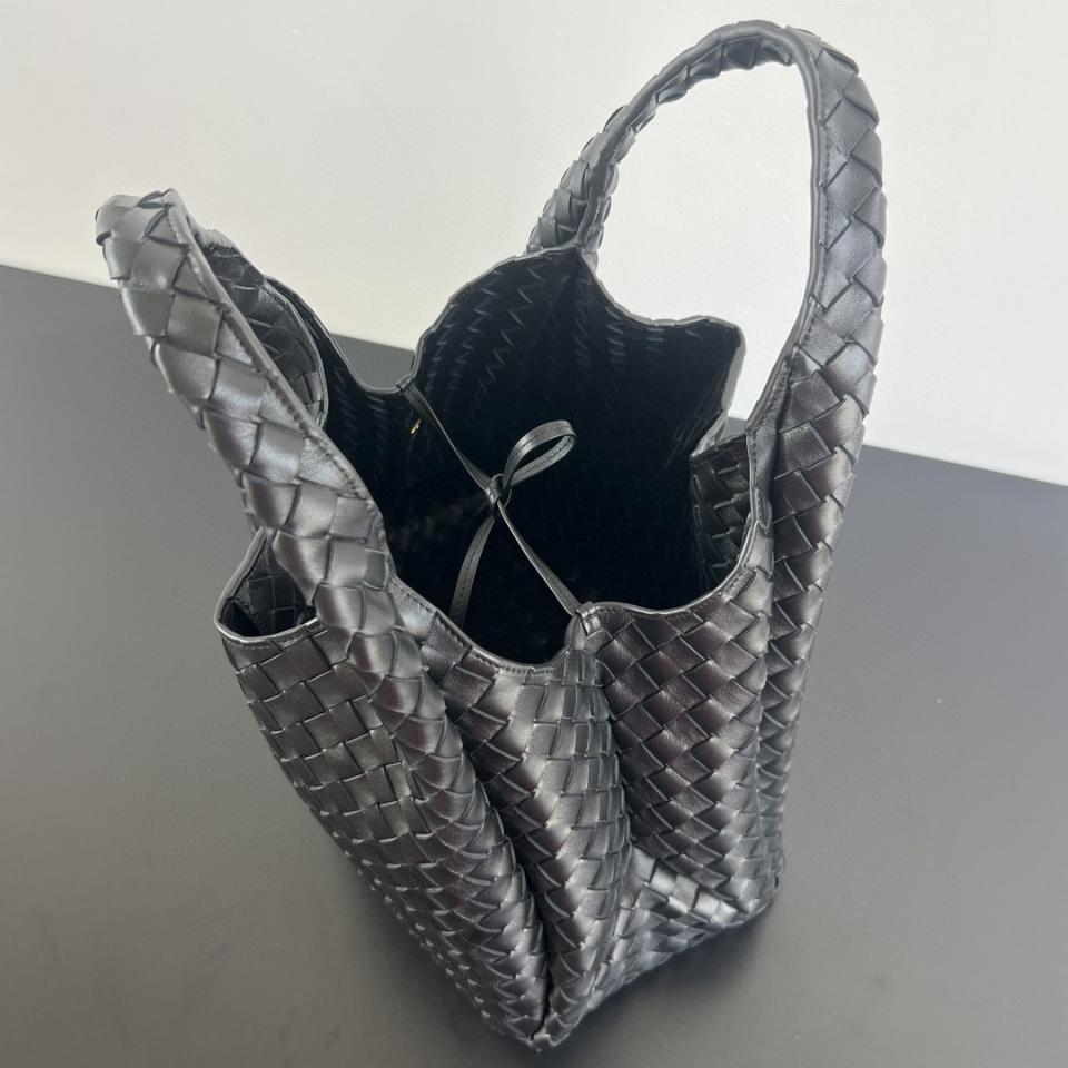 보테가 베네타 라지 캄파나 블랙  844250V4 39x25x18.5cm