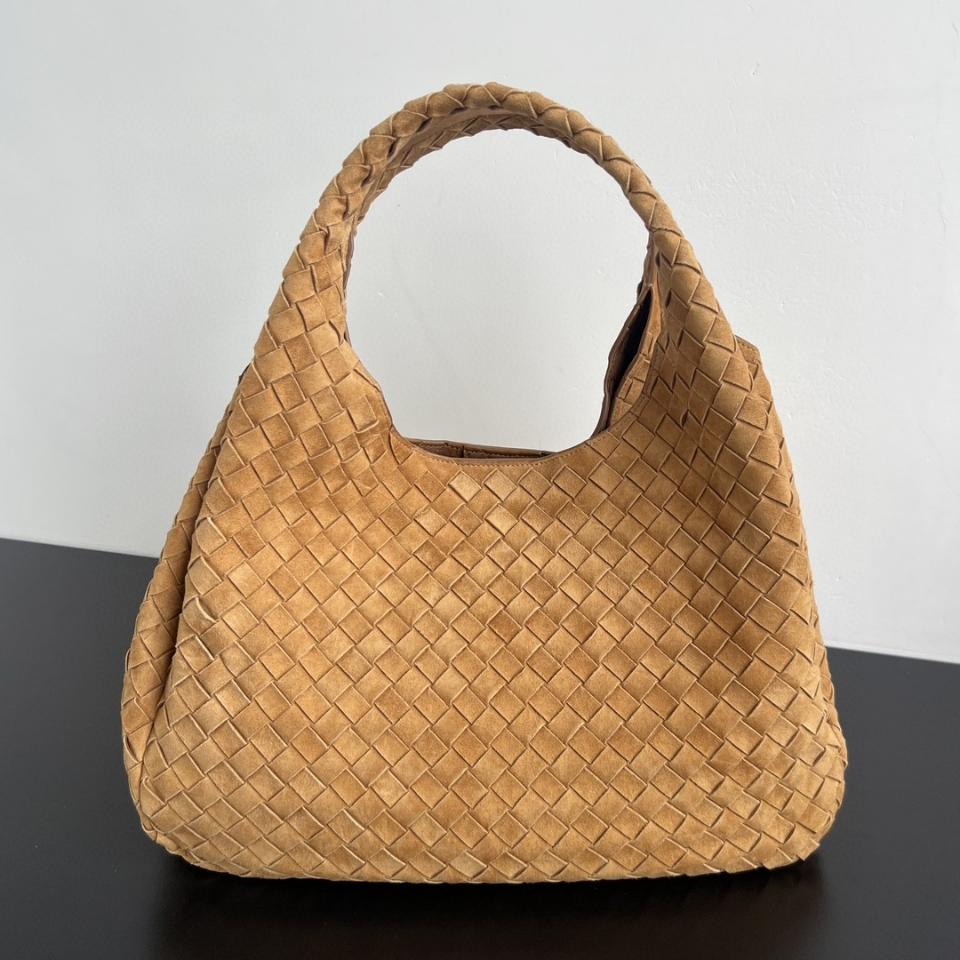 보테가 베네타 라지 캄파나 앰버 스웨이드 844250V4 39x25x18.5cm