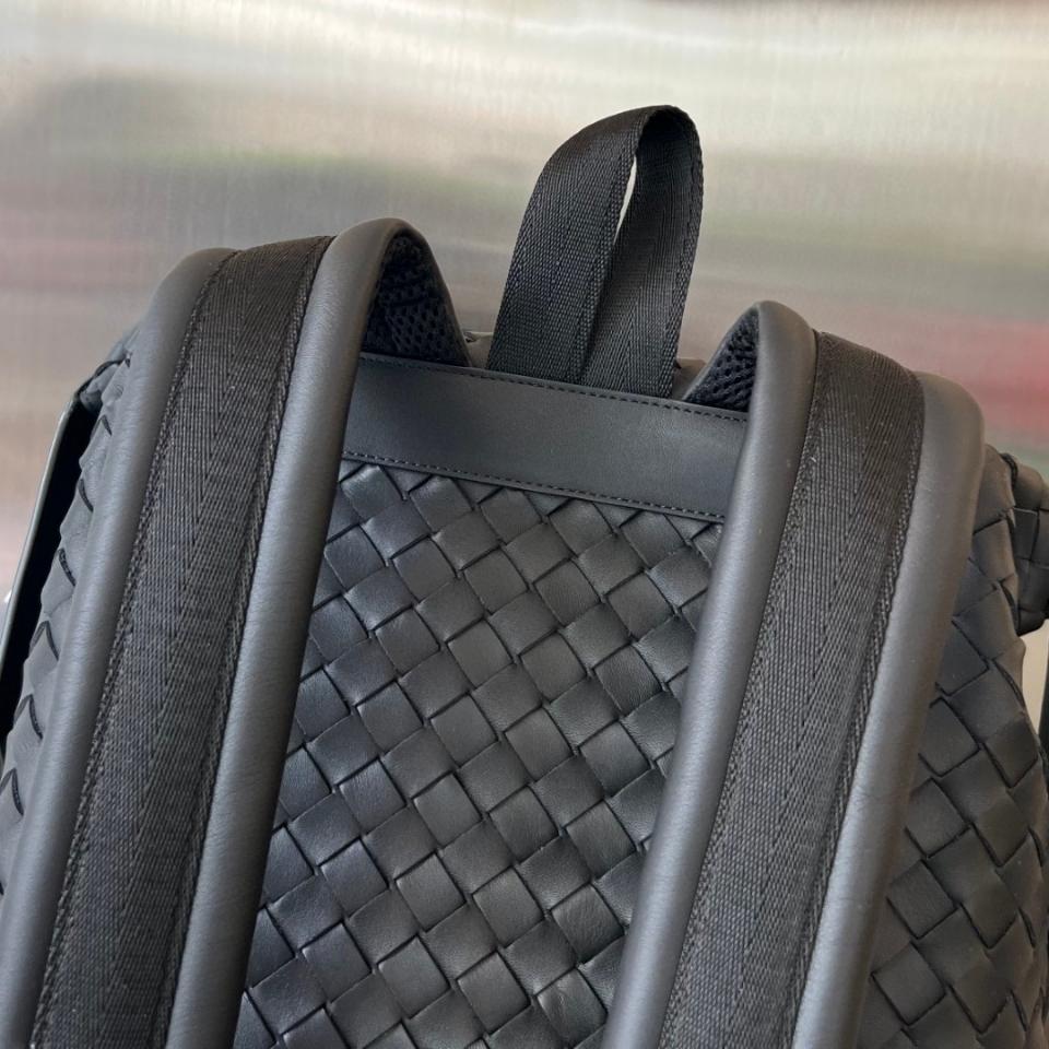 Bottega Veneta 인트레치아토 백팩 블랙 653118 42x30x13cm