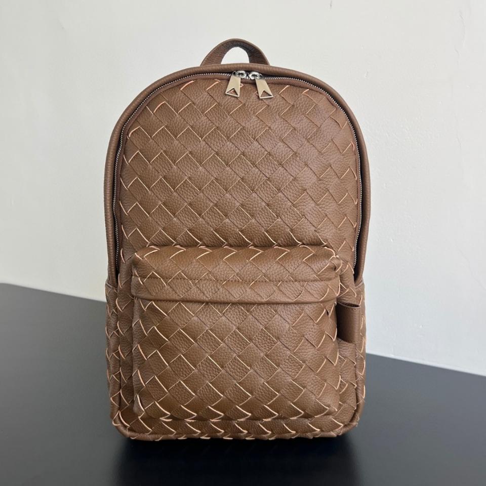 Bottega Veneta 인트레치아토 백팩 베이지 833158 46x30x14cm