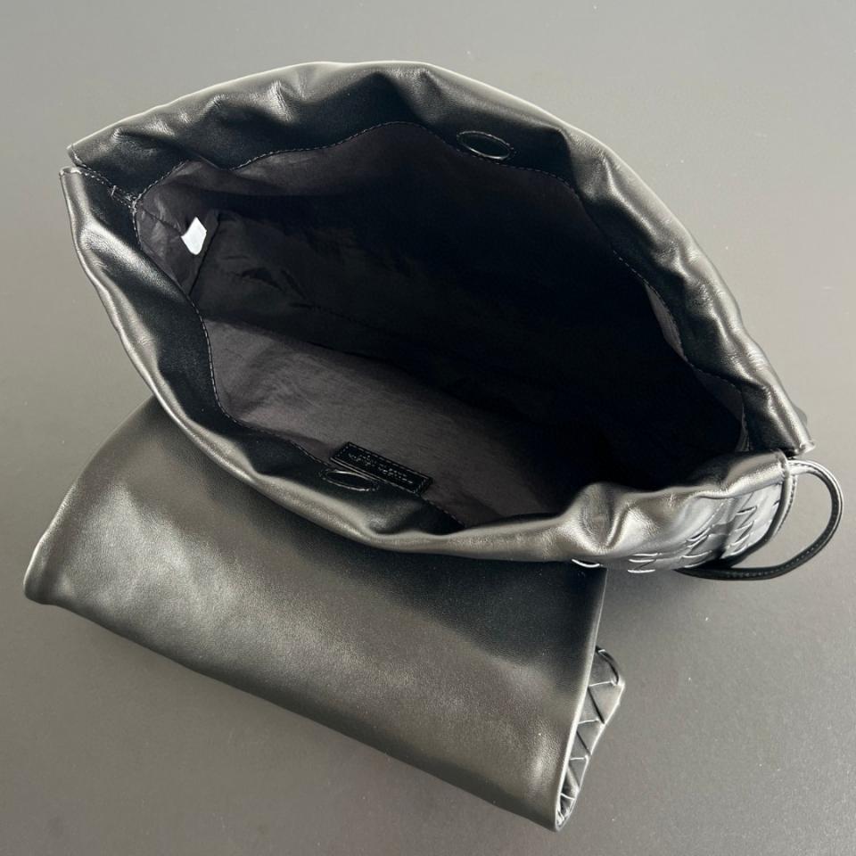 보테가 베네타 죠르노 블랙 857657 33x19x8cm
